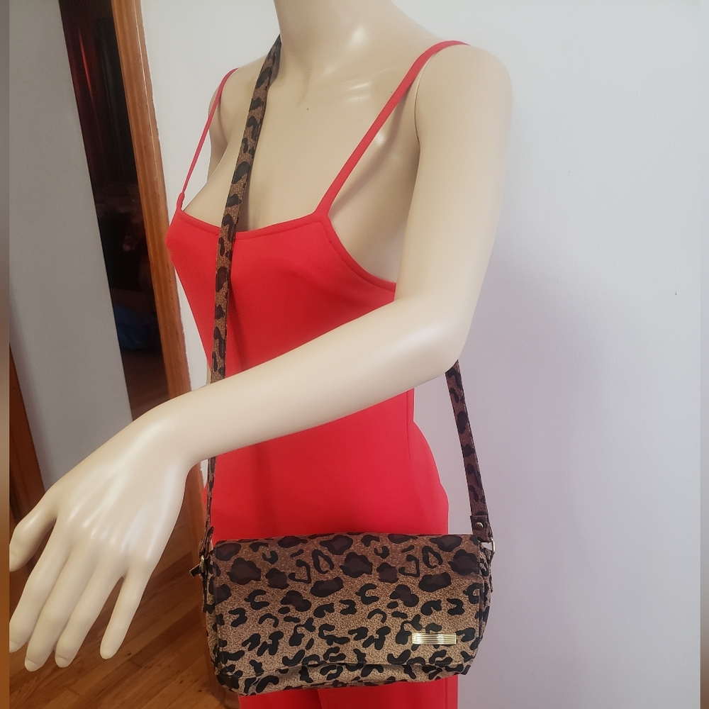 Leopard Print Multipocket Zip & Snap Closure Cros… - image 1